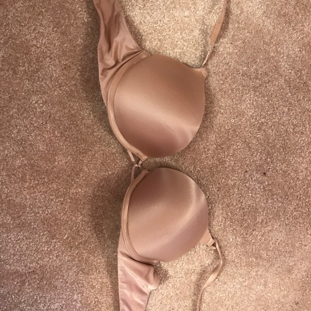 Victoria’s Secret bombshell bra